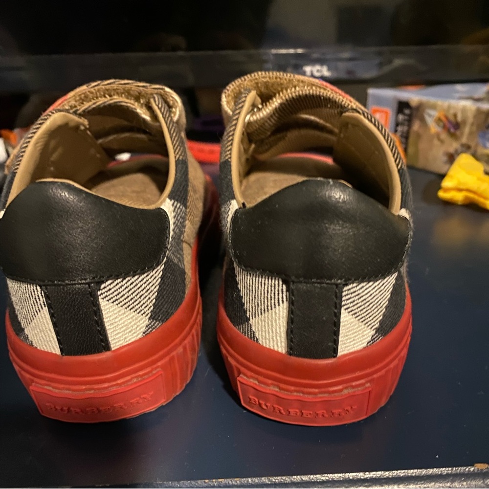 Burberry shoes size 24 also known as 8C